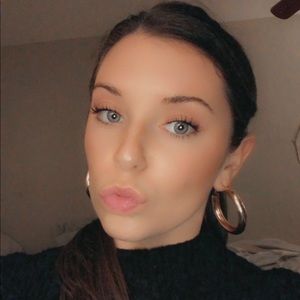 Meet your Posher, Carly